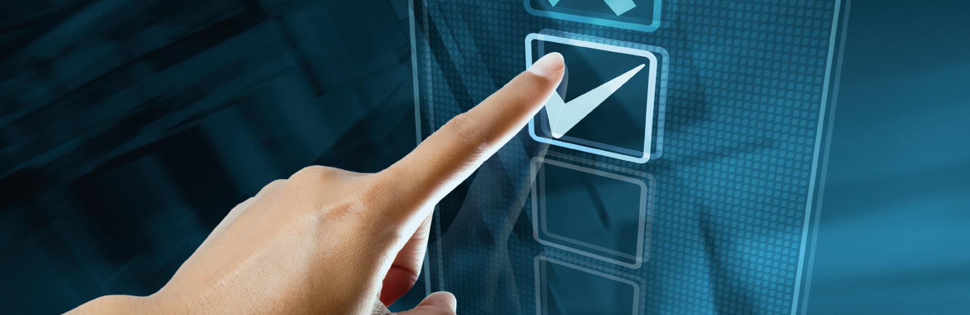 Finger drueckt auf digitale Taste und bestaetigt Auswahl