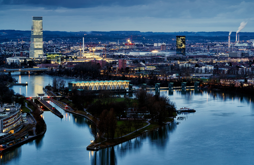 symbol-adobe-basel-industrie-nachts